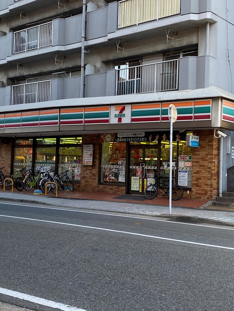 グランフォーレ博多ウォーターフロント コンビニ