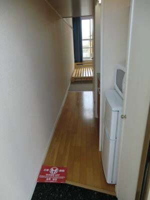 レオパレス空港南 玄関