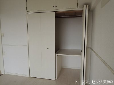 リバティ天神南 収納