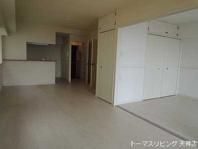 リバティ天神南 リビング