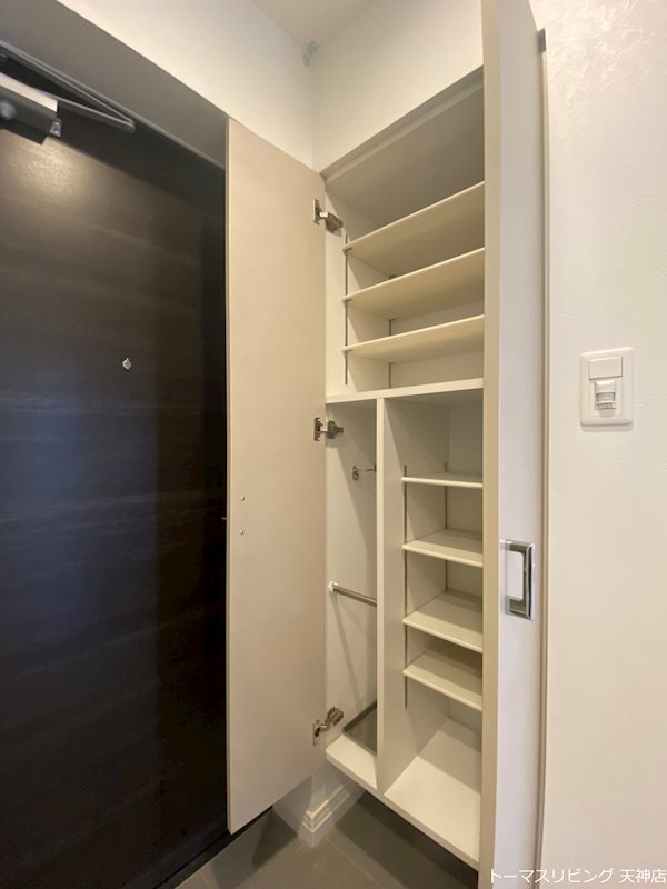 エンクレスト天神WEST 玄関