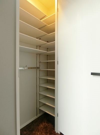 福岡県福津市花見が丘１丁目 収納