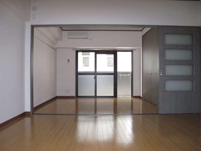 ロイヤル神屋 リビング