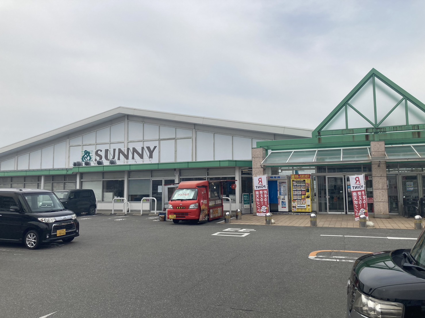 BRAVEBASE宿町 スーパー