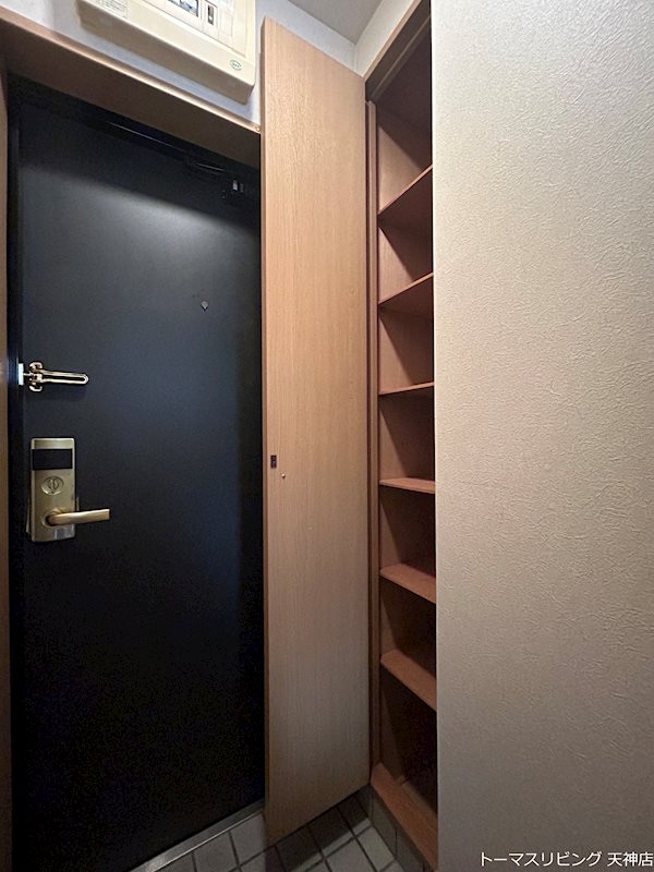 エステートモア・薬院ネスト 玄関