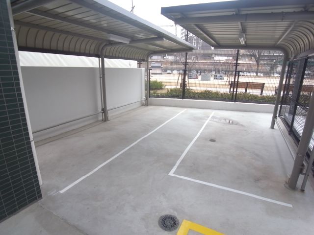 エンクレスト博多Belle 駐車場