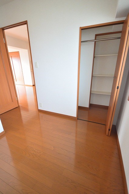 スカイシャトレ柚須 収納