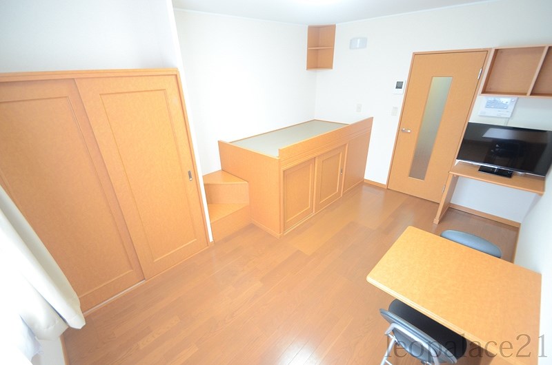 レオパレス空港南Ⅱ ベッドルーム