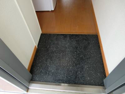 福岡県糟屋郡粕屋町長者原西３丁目5-33 玄関