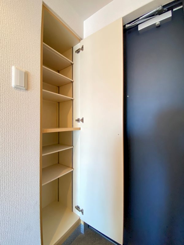 リバティ神屋 玄関