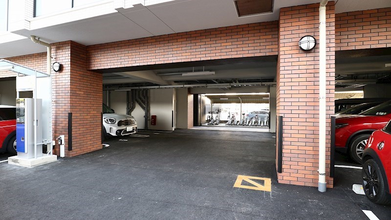 ギャラクシー香椎駅前 駐車場