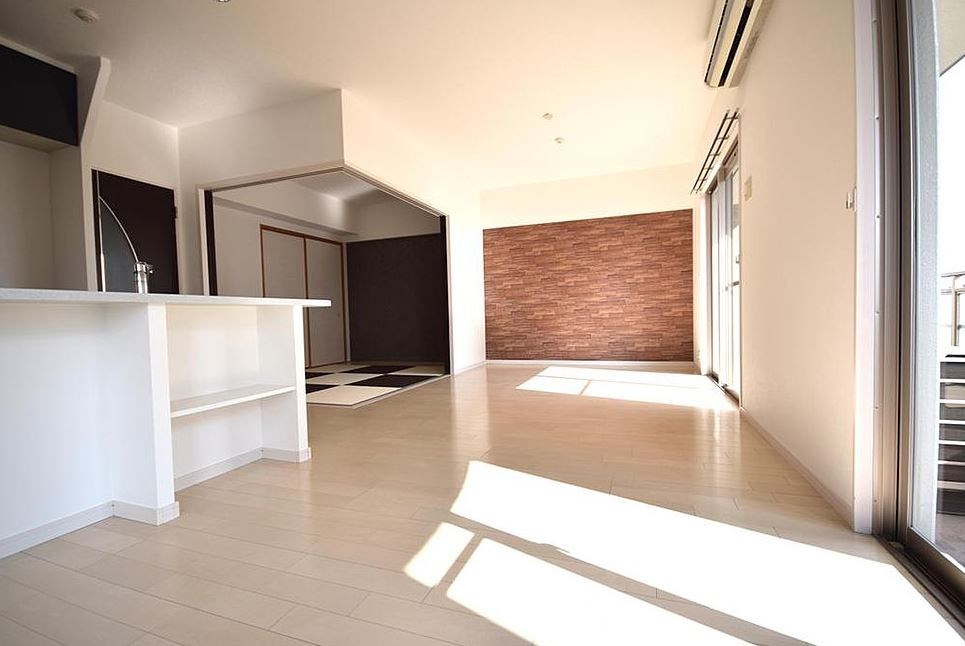 ニューガイア空港通り リビング