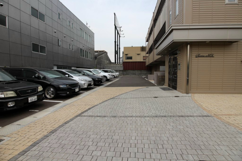 グローリアＭ・Ｋ 駐車場