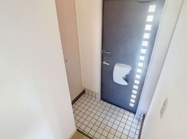 ディアス三苫E棟 玄関