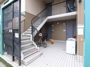 ディアス三苫F棟 玄関