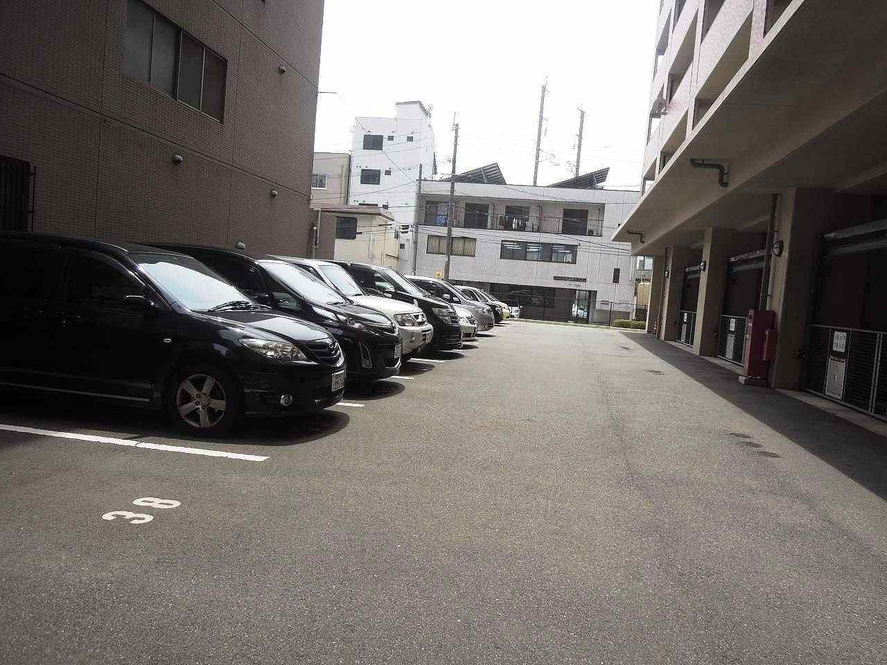 アミティエ博多駅南 駐車場