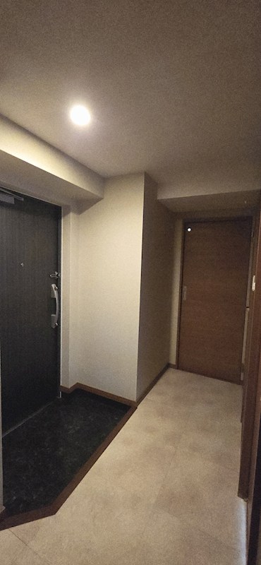 ザ・クロスメント 玄関