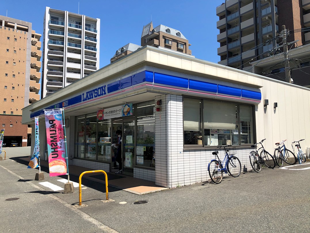 福岡県福岡市博多区比恵町13-3 コンビニ