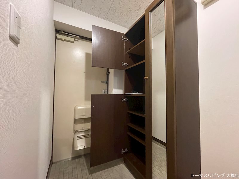 アスティオンノガミ 玄関