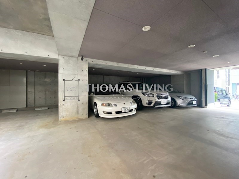 GRAND HILL IWASE BLD 駐車場