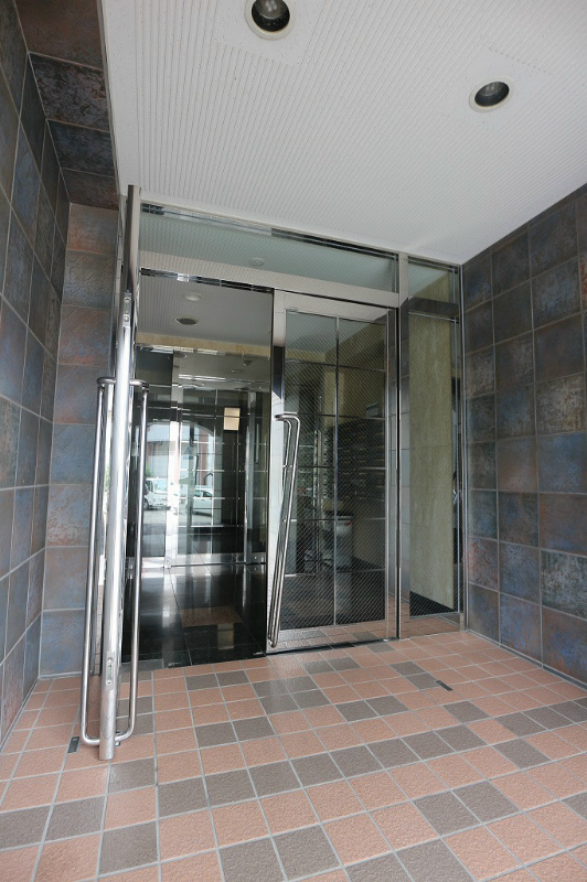 The Glade Residence West（旧アクエルド城南） エントランス