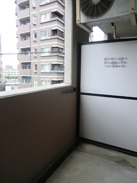 The Glade Residence West（旧アクエルド城南） ベランダ