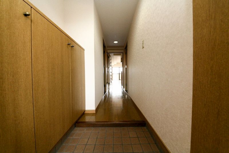 スカイハイツ春日壱番館 玄関