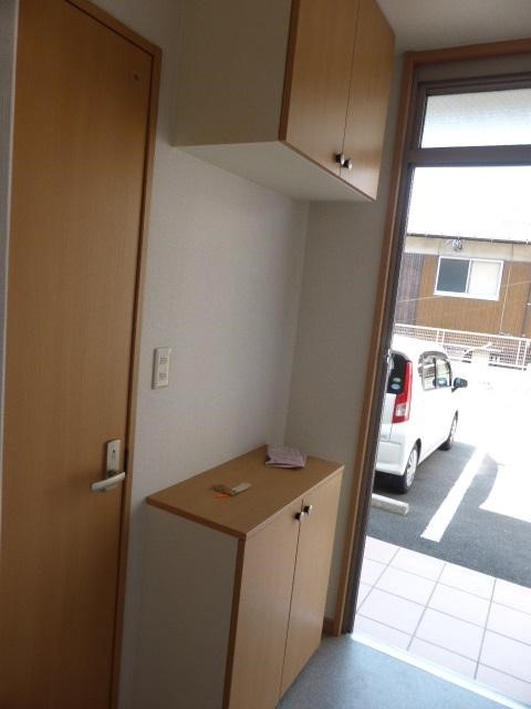 エルメゾン荒江 玄関