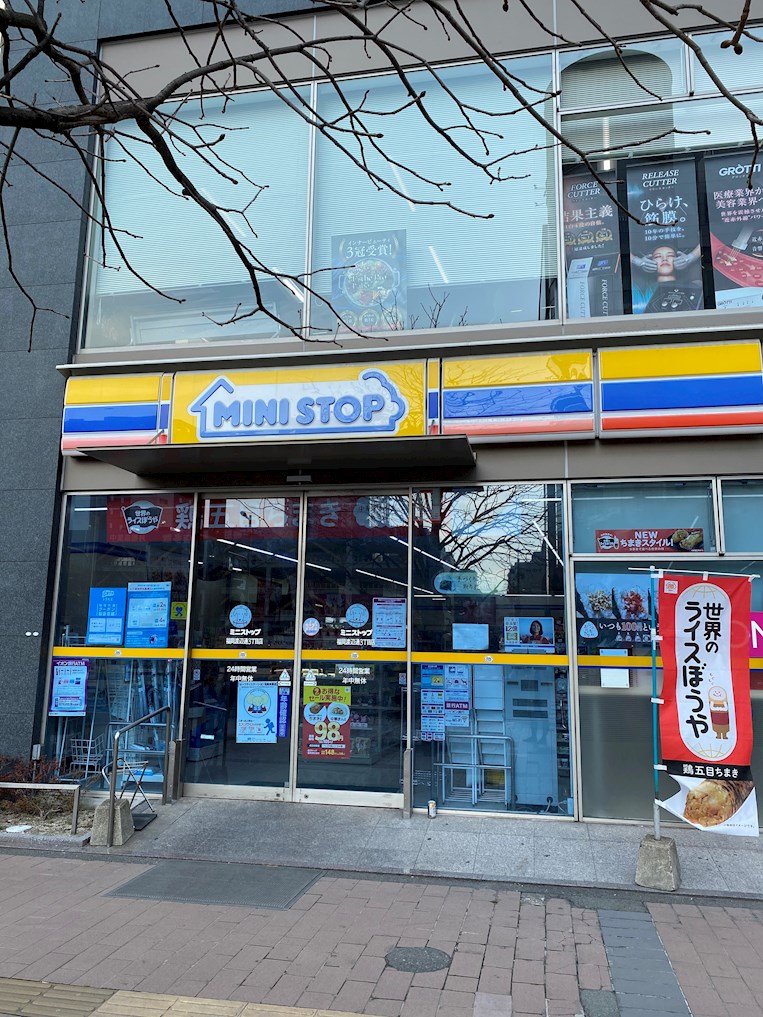 RJRプレシア天神サウス コンビニ