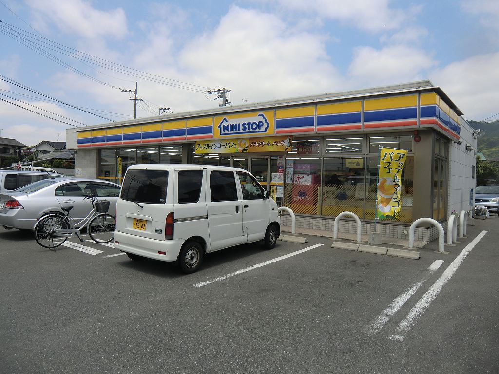 ウェルフェアビレッジ E棟 コンビニ