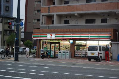 アイセレブ箱崎浪漫邸 コンビニ