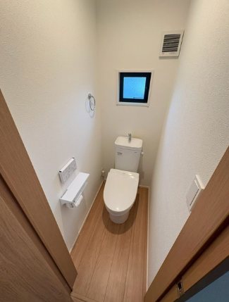 春日原南町４丁目戸建  トイレ