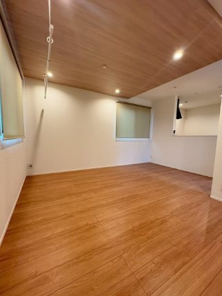 春日原南町４丁目戸建  リビング