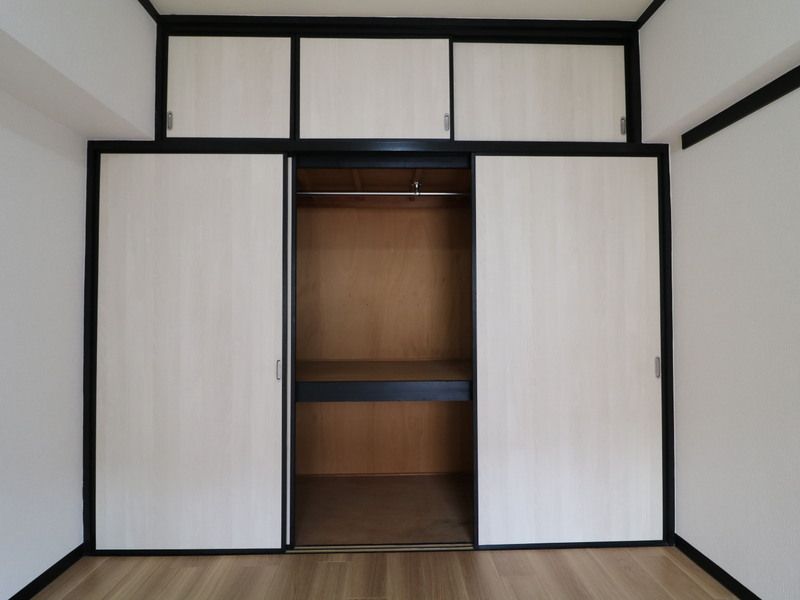 アンピールメゾン黒門 収納