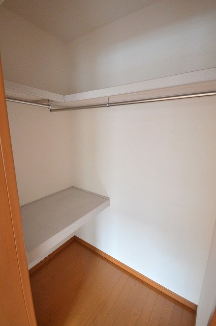 スカイシャトレ柚須 収納