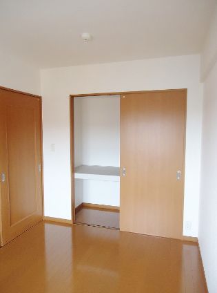 スカイシャトレ柚須 玄関