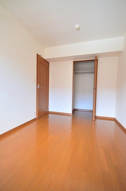 スカイシャトレ柚須 ベッドルーム