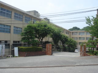 ロイヤルヒルズ美和台 中学校