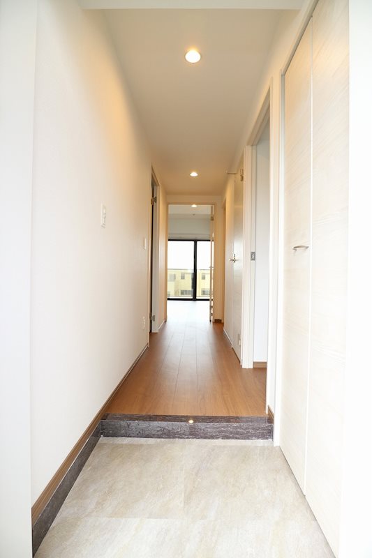 CINQ IWASE BLD 玄関