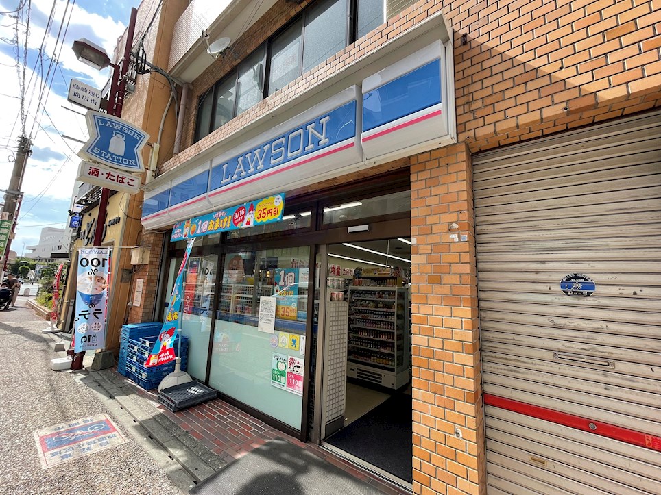シャーメゾン西新7丁目 コンビニ