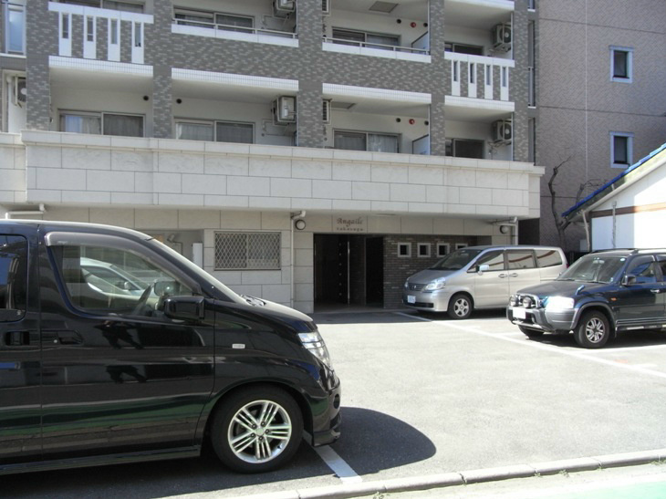 アンジェール高砂 駐車場