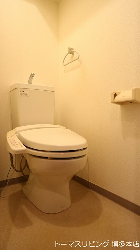 クリエート博多駅前   トイレ