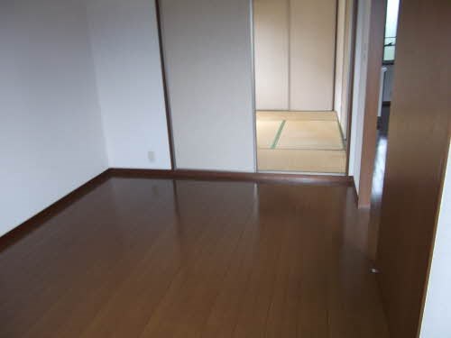 ヴェルヌーブ A棟 ベッドルーム