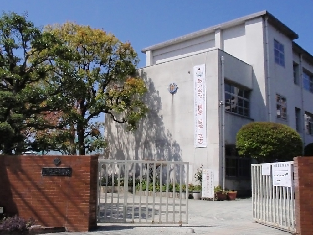 CINQ IWASE BLD 小学校