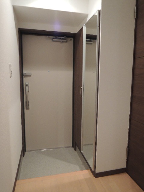 GRAVITY 玄関