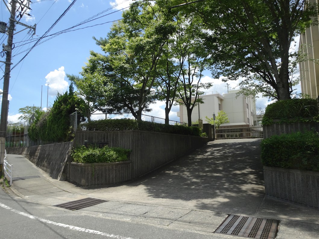 ドアーズ南福岡　B棟 中学校