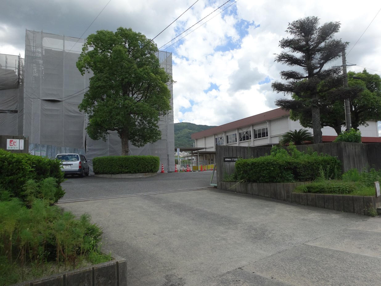 カトル・シャルム　D 小学校