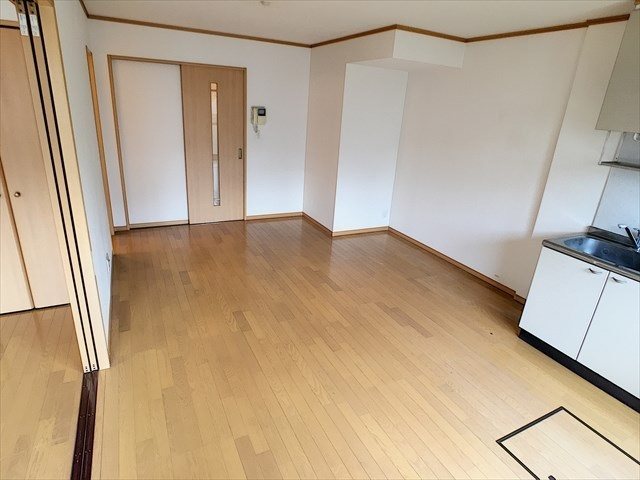 グランドルー春日　A棟 リビング
