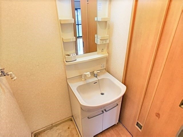 グランドルー春日　A棟 洗面所