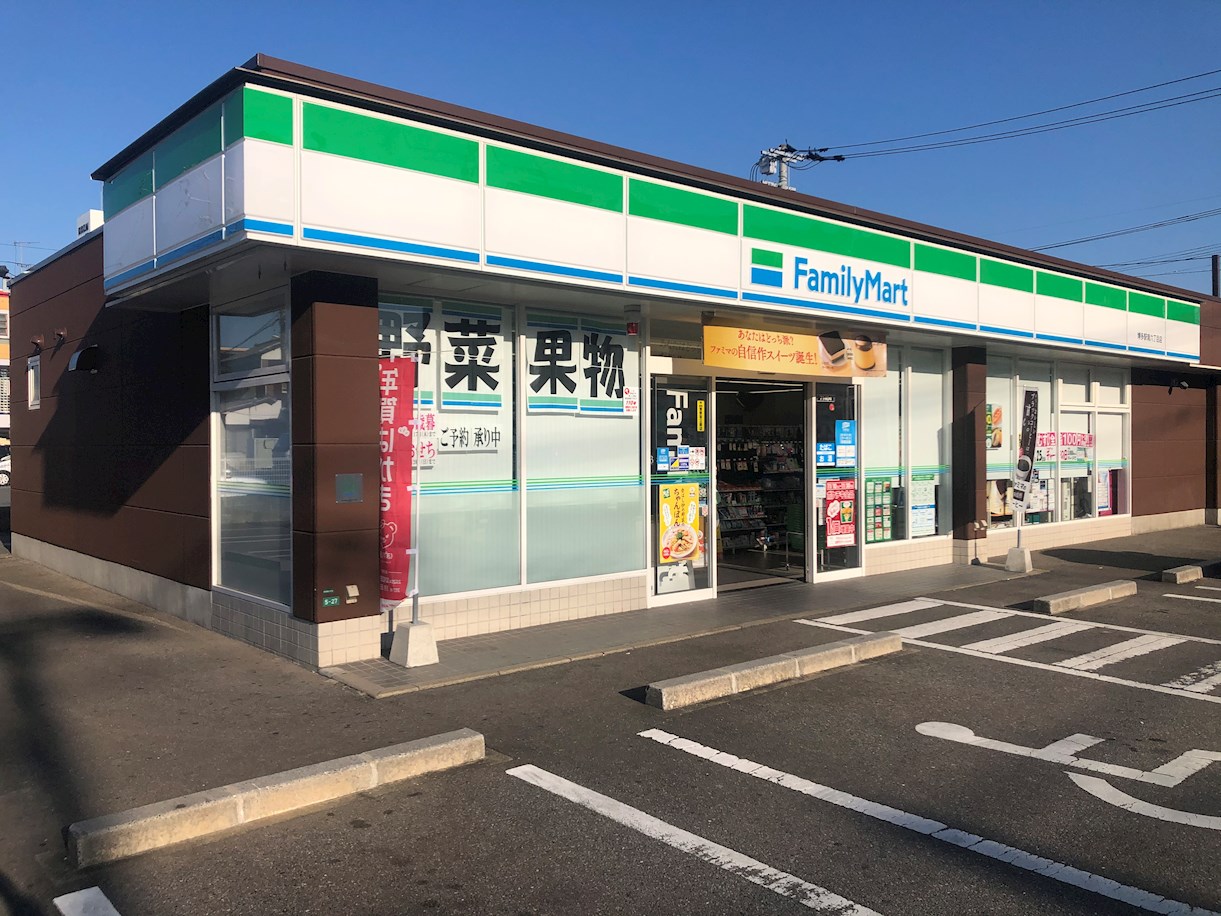 アンピール博多駅南 コンビニ